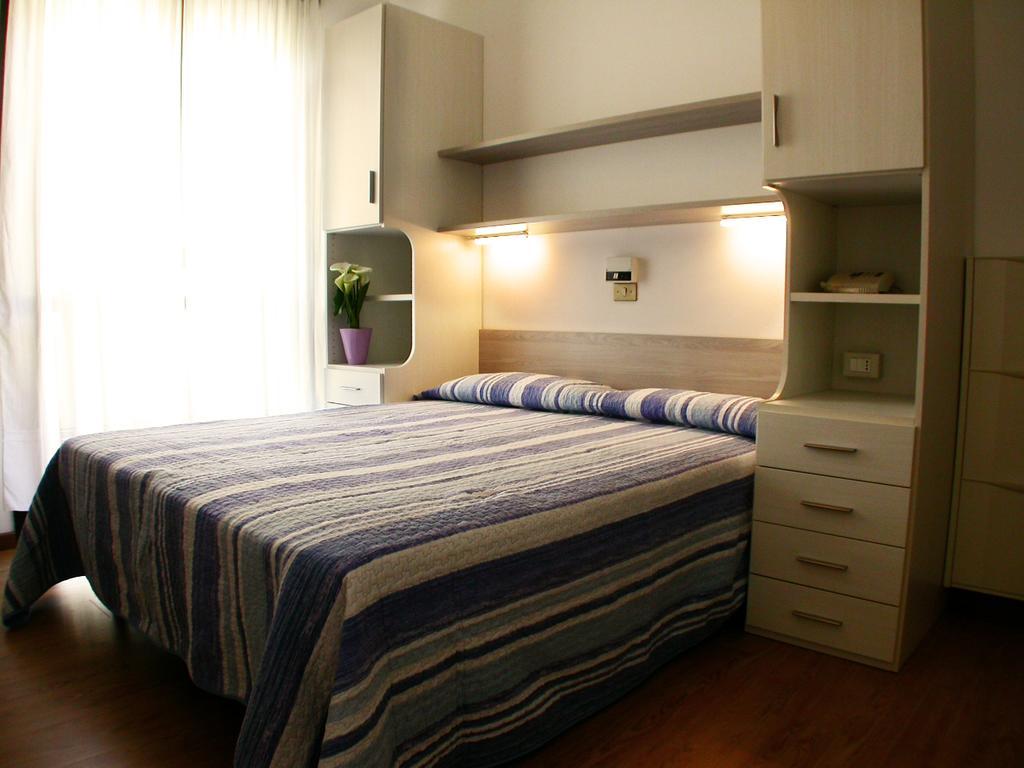 Albergo Aquila ليدو دي يسولو الغرفة الصورة